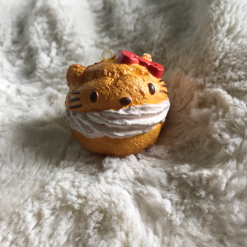 RARE Hello Kitty Cream Puff Squishy